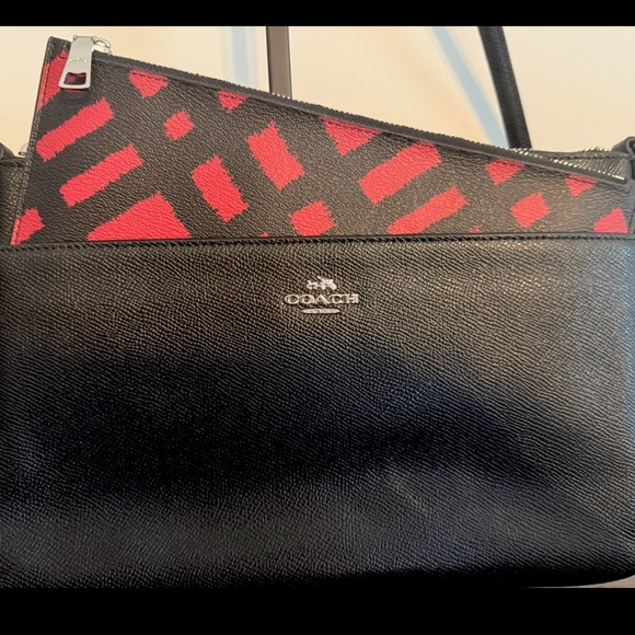 Coach East/West Crossbody With Pop Up Pouch Red Plaid Print  F22252 EUC! 😍 - Picture 4 of 8
